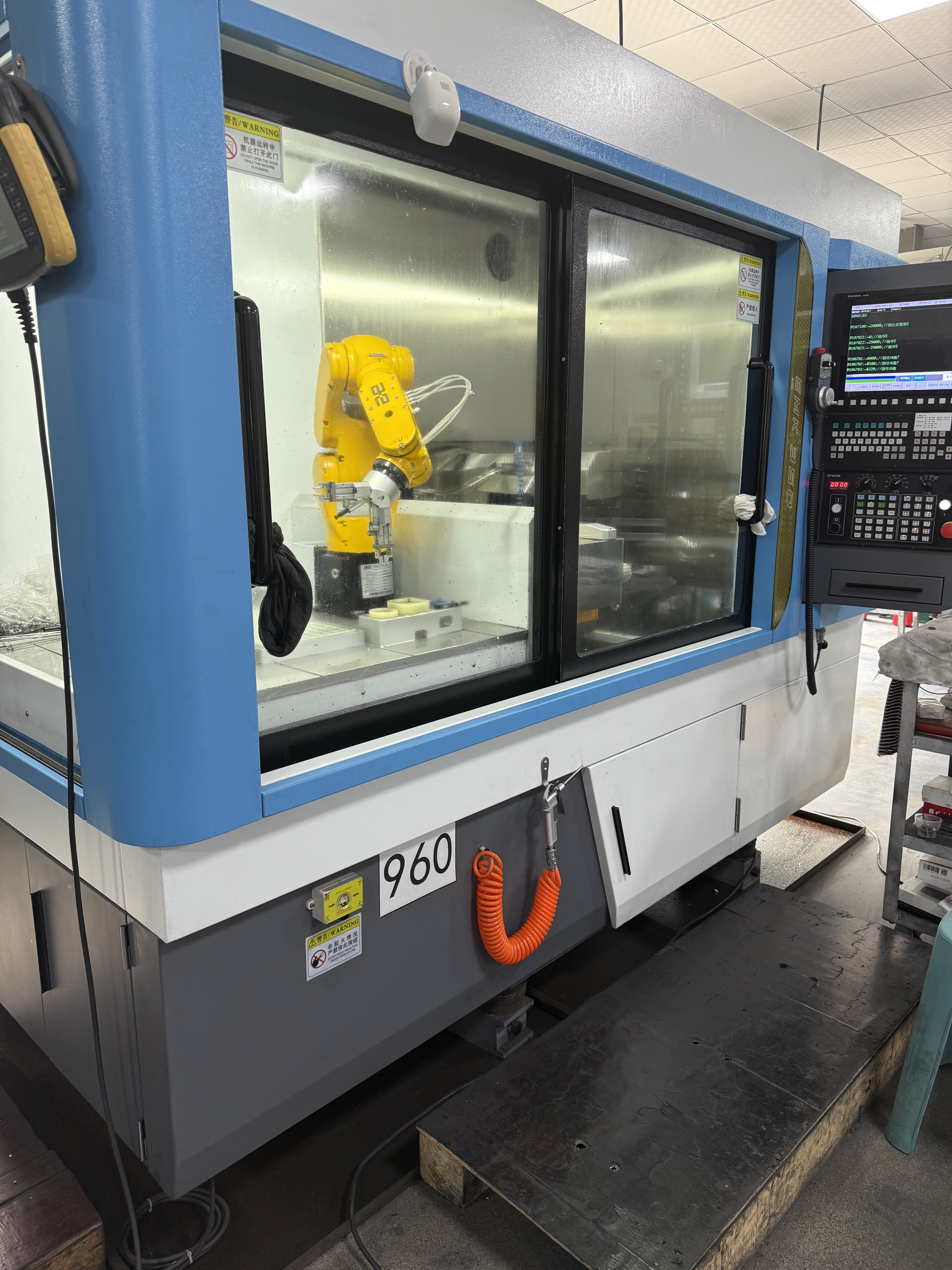 Chengdu Lian Xiang New Material CO.,LTD. factory production line